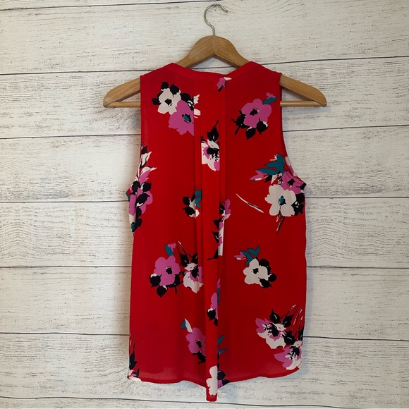 41 Hawthorn Breyon Red Floral Sleeveless Blouse. - Picture 4 of 5